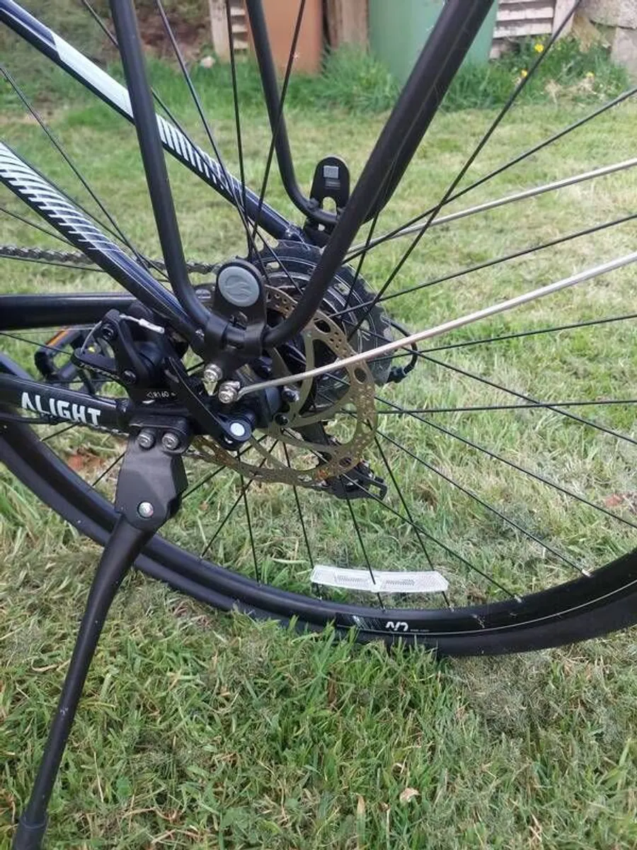Giant Liv Allight Hybrid bike - Image 4