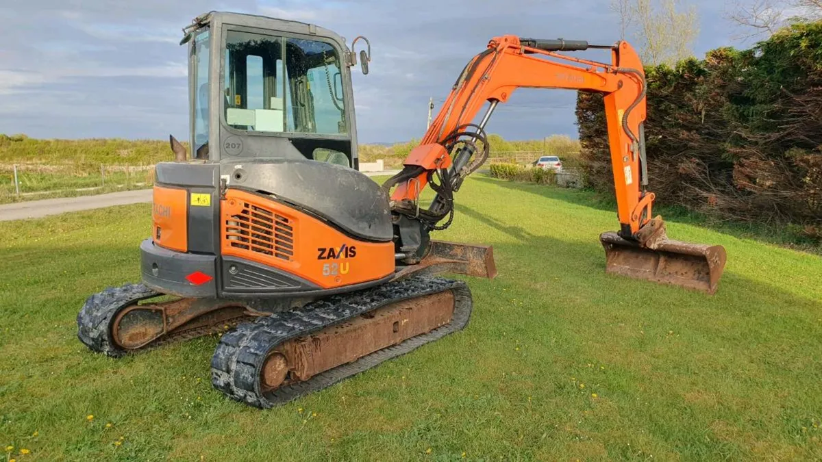 52u Hitachi - Image 1