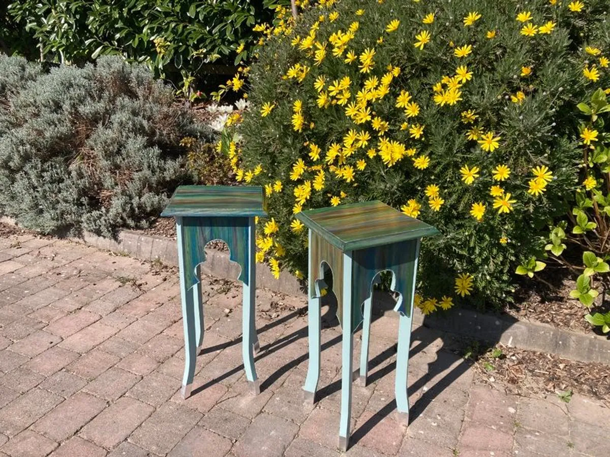 Pair of tall lamp tables - Image 1