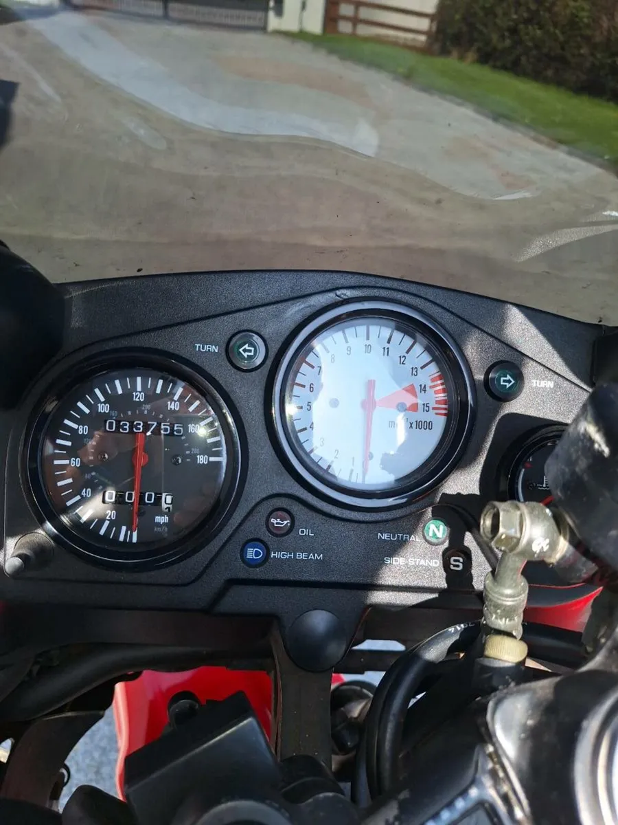 Honda CBR 600 f - Image 4