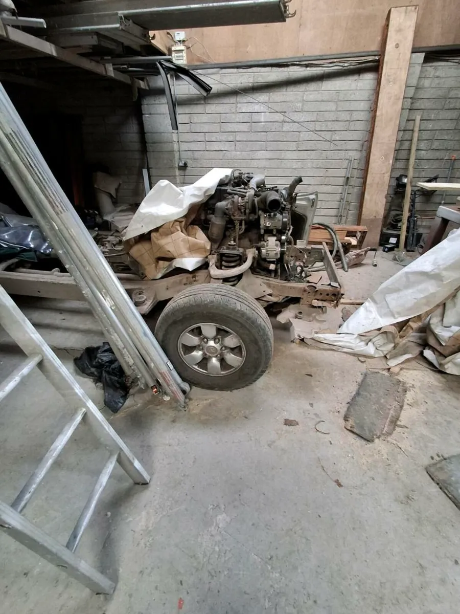 06hilux - Image 1