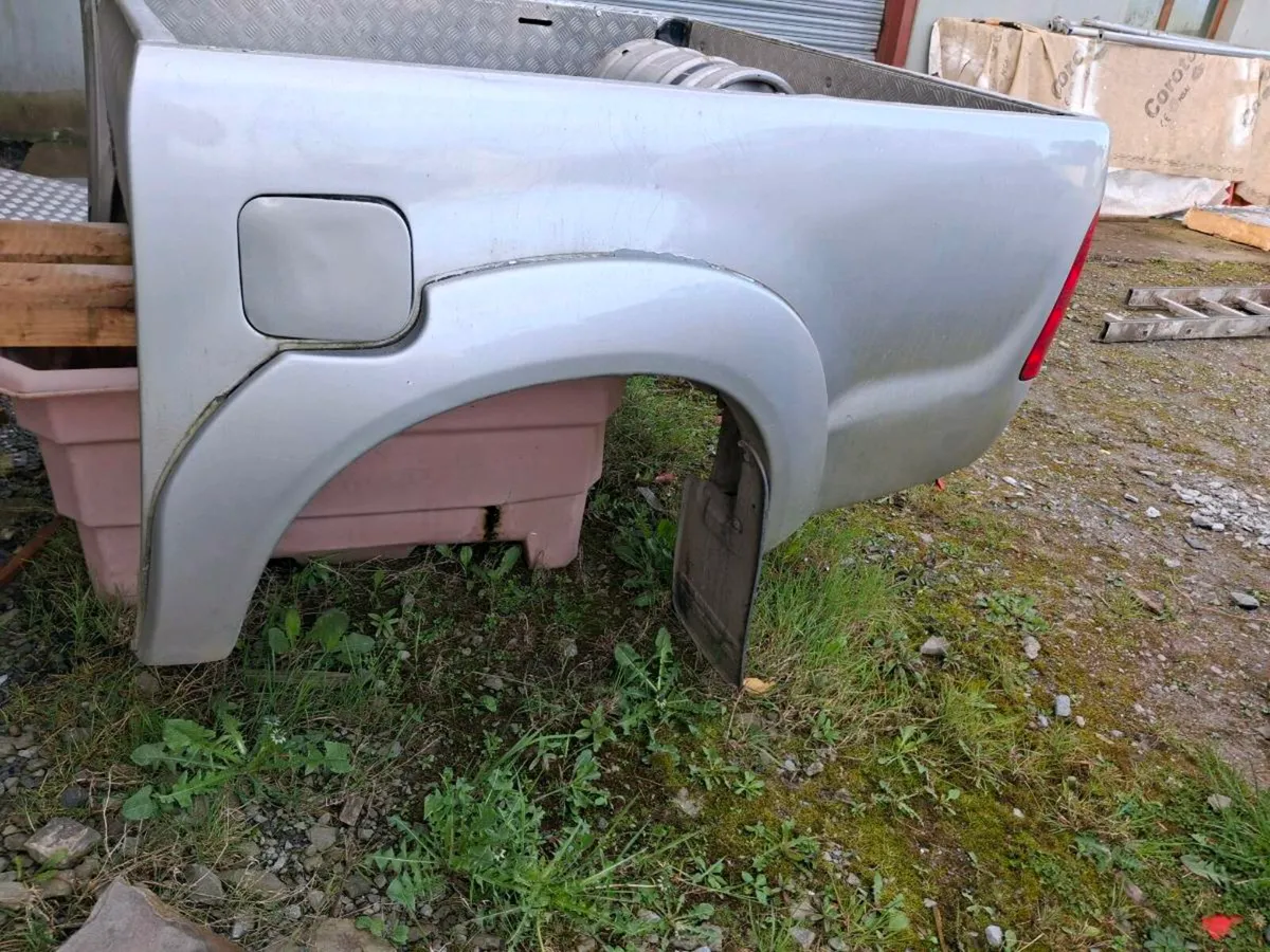 06hilux - Image 4