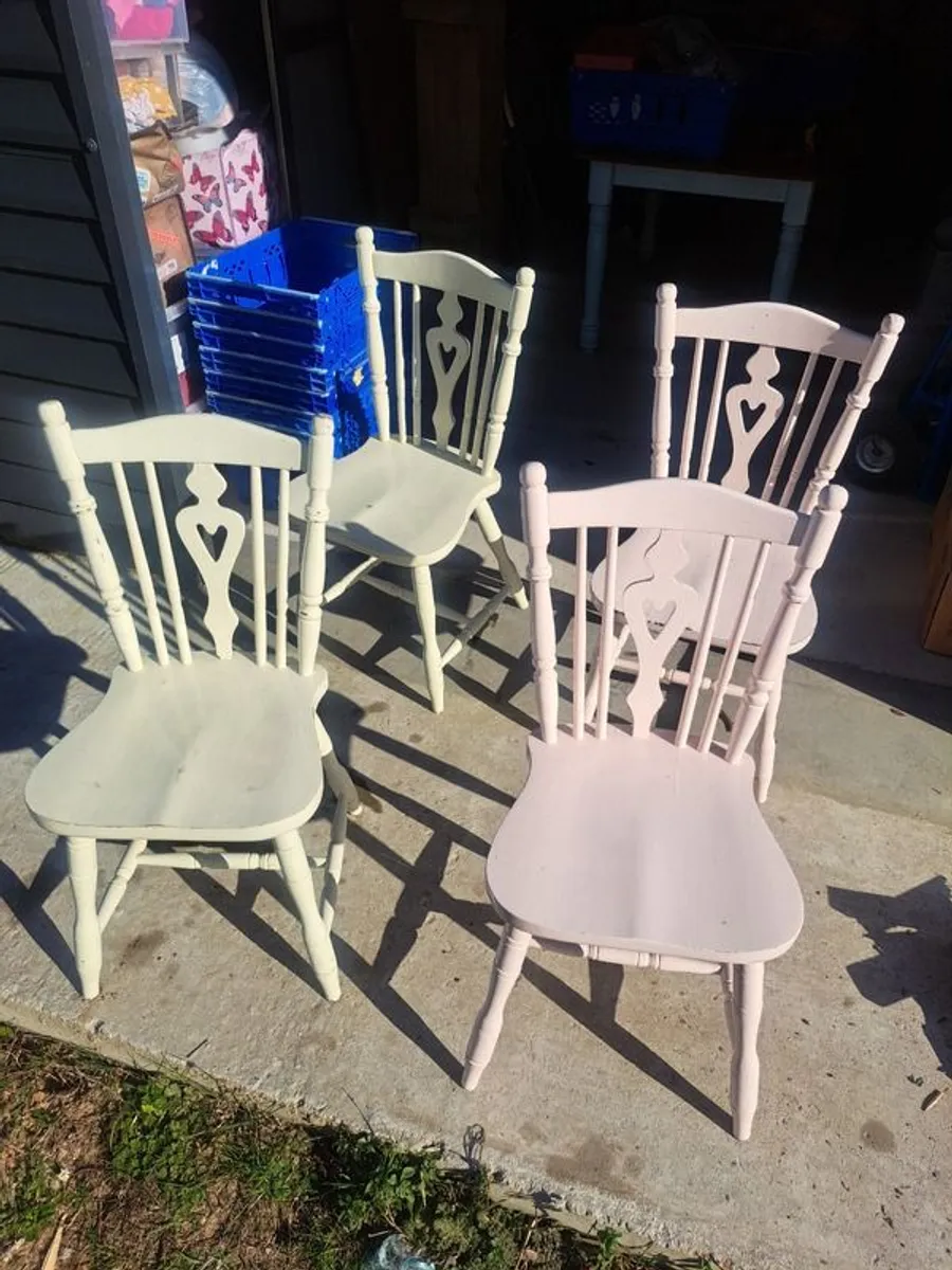 Solid wood farmhouse table & chairs - Image 1