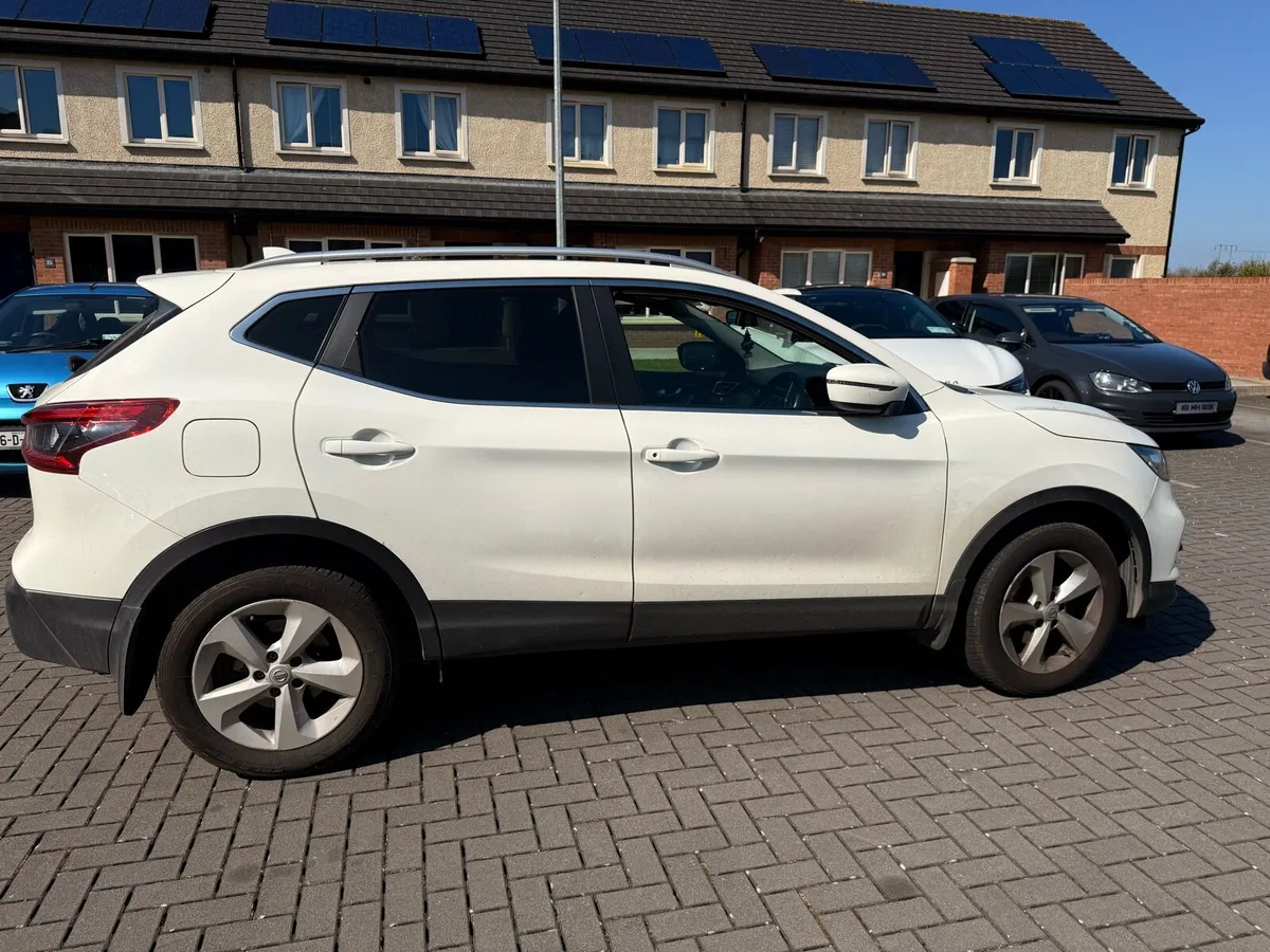 2019 Nissan quashqi - Image 2