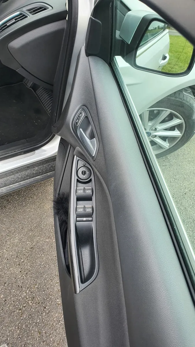 Ford Focus Titanium 182 *Low mileage * - Image 4