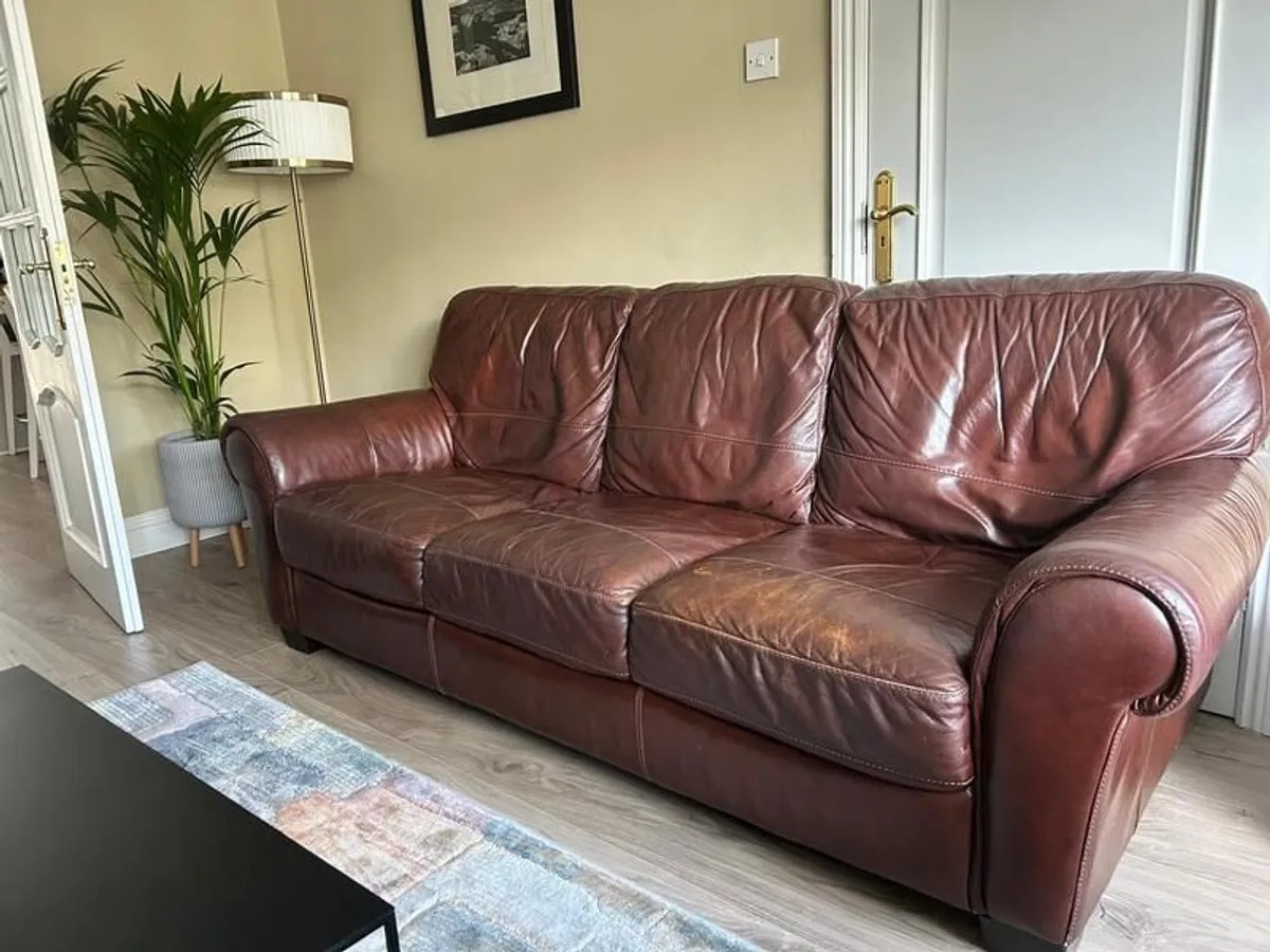 Brown leather suite - Image 2