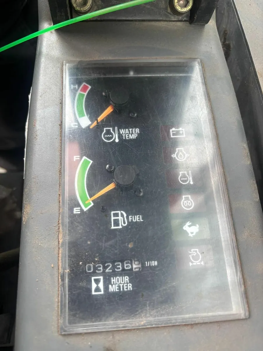 2018 Takeuchi TB23R - Image 2