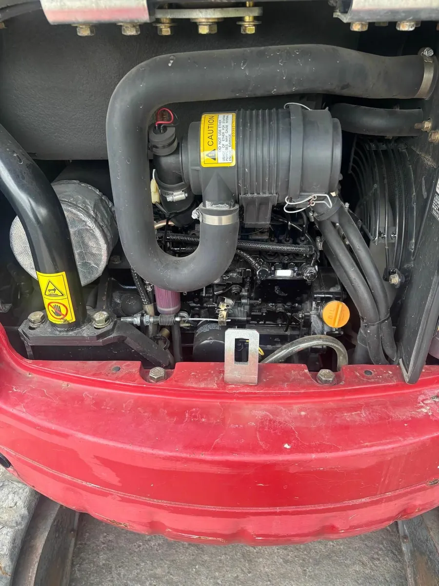 2018 Takeuchi TB23R - Image 4