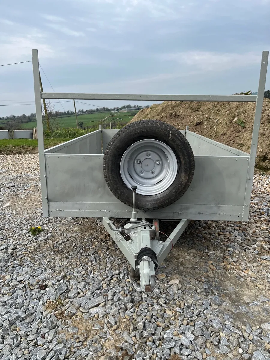 Trailer - Image 1