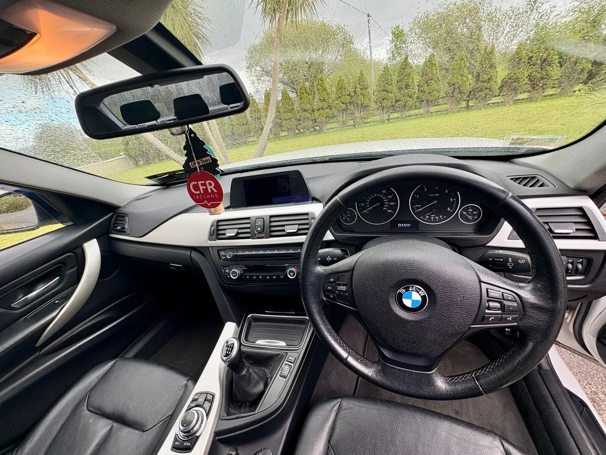 BMW 3-Series 2014 - Image 2