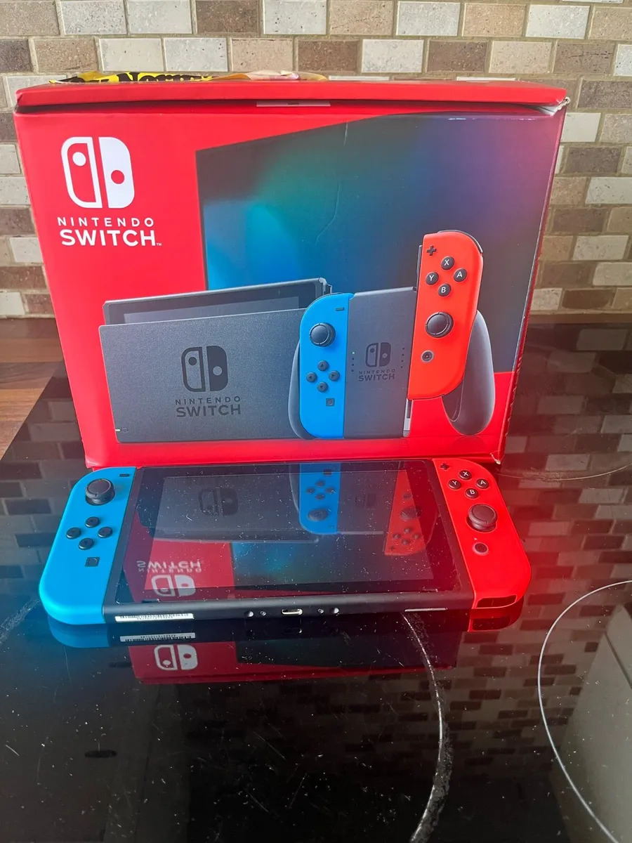 Nintendo switch mint condition - Image 1