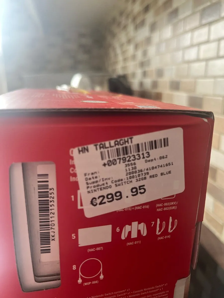 Nintendo switch mint condition - Image 2