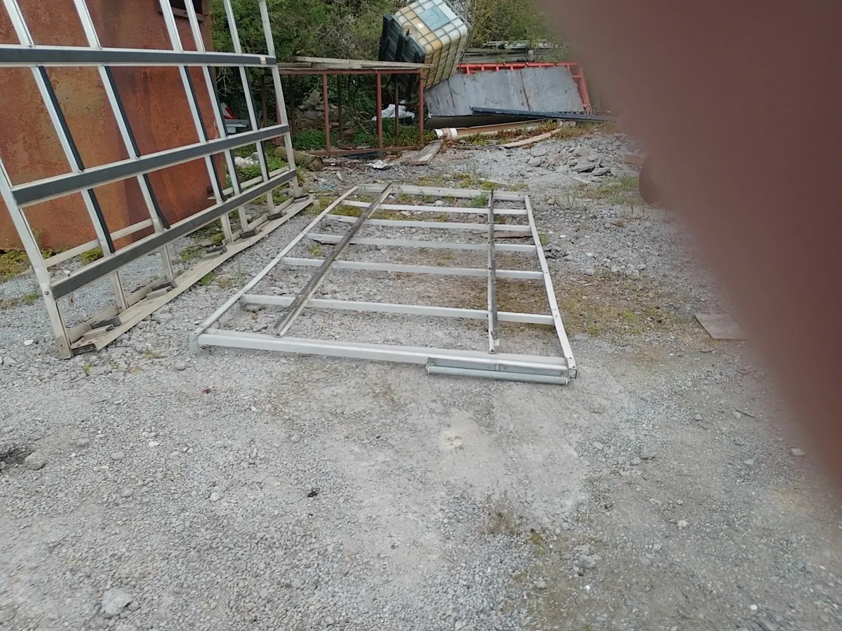 Roof rack and window carrier - Image 3