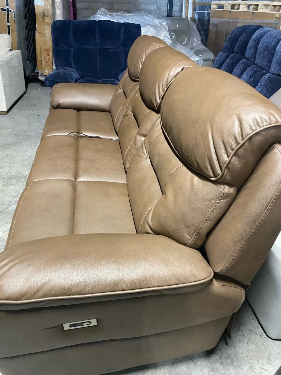 Leroy design electric. Recliner. Soafa. Reduce to