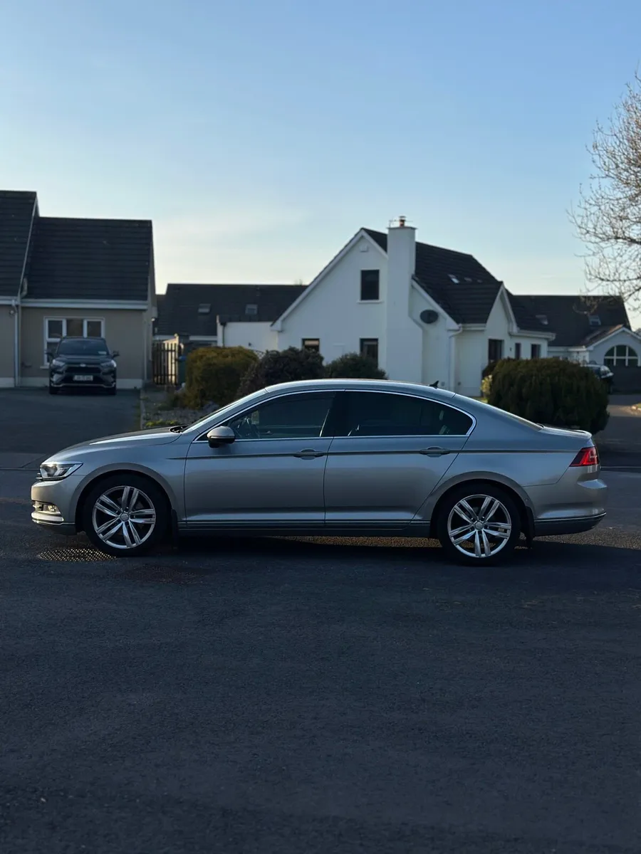 Volkswagen Passat Auto High line - Image 2