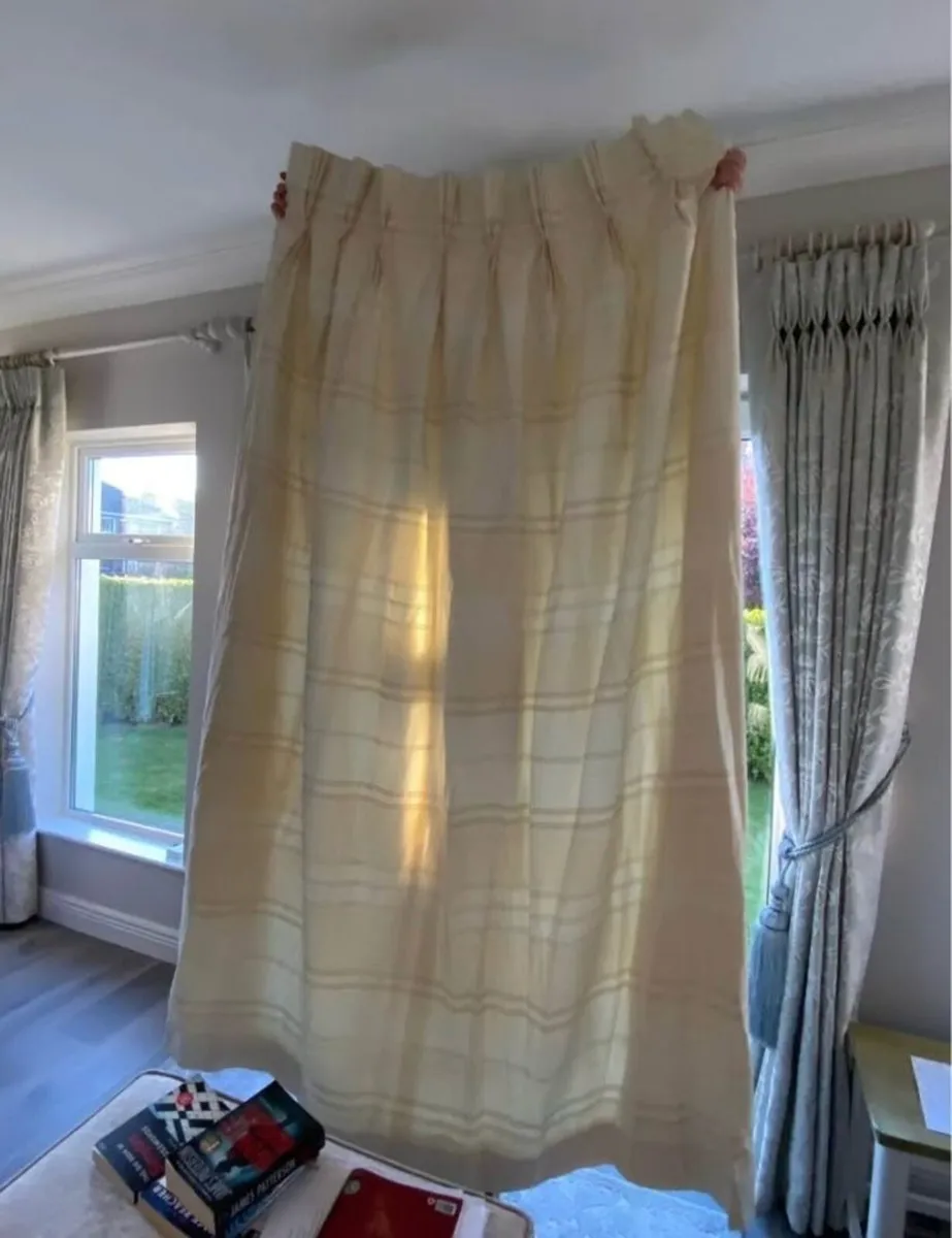Cream coloured curtains, - Image 1