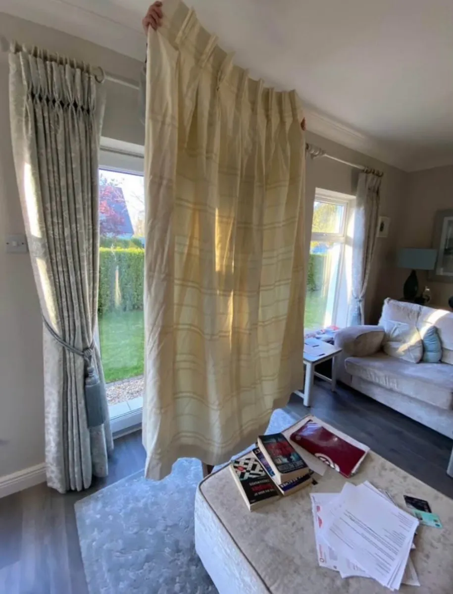 Cream coloured curtains, - Image 4