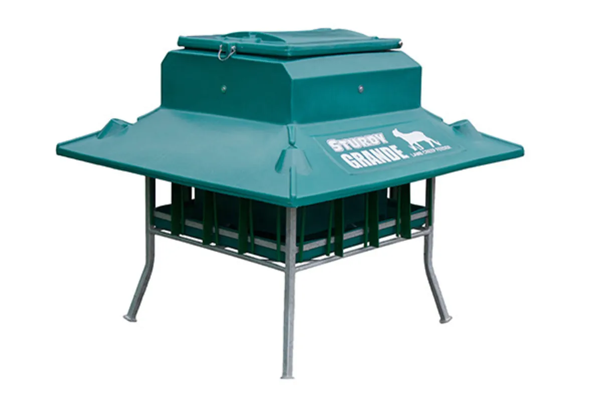 Sturdy lamb creep feeders - Image 1