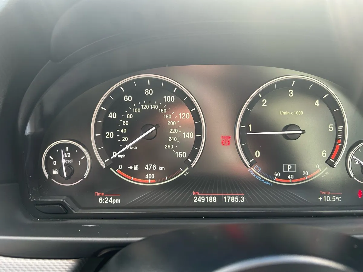BMW 5-Series 2016 - Image 4