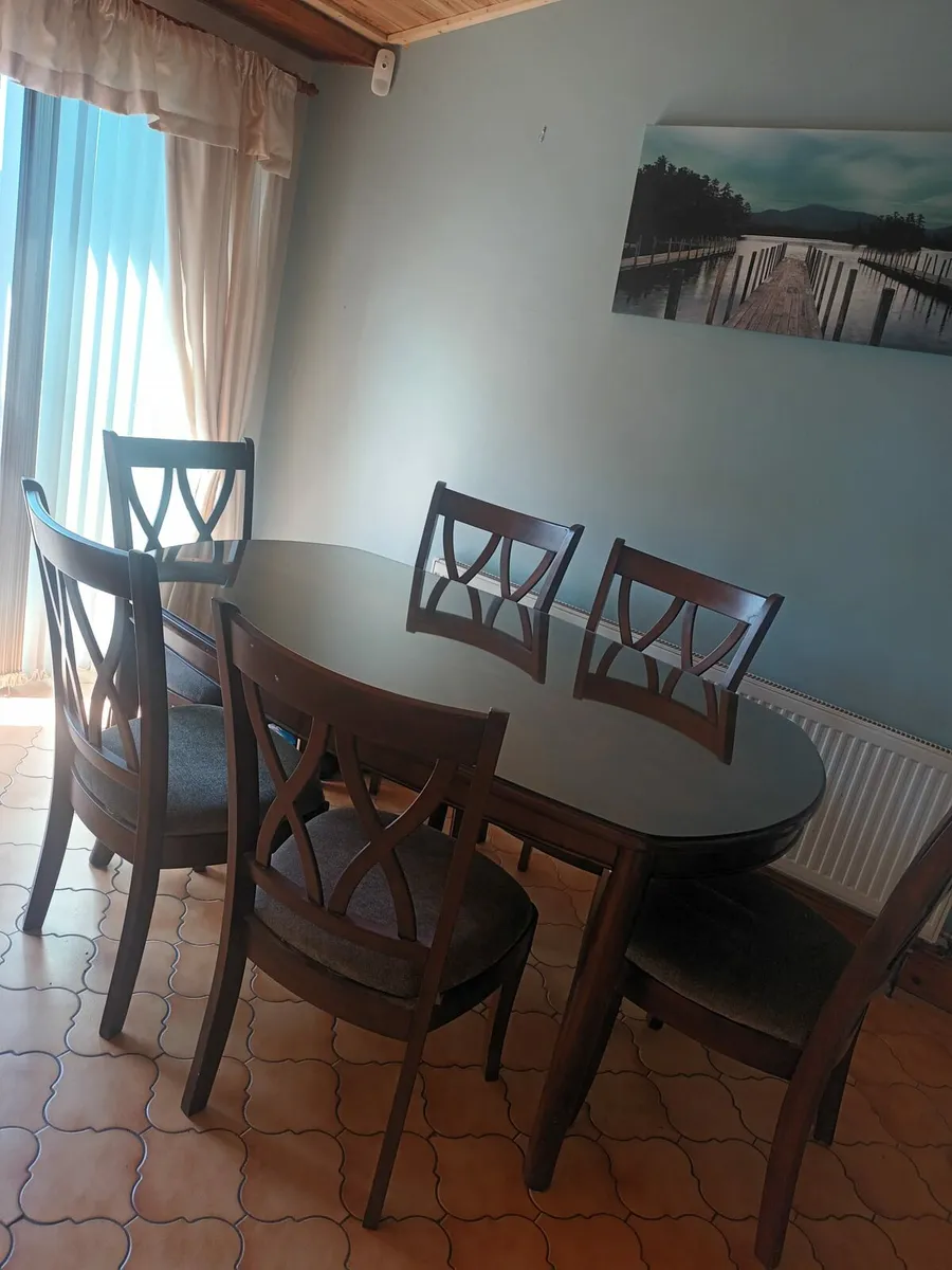 Dining table and chairs - Image 1