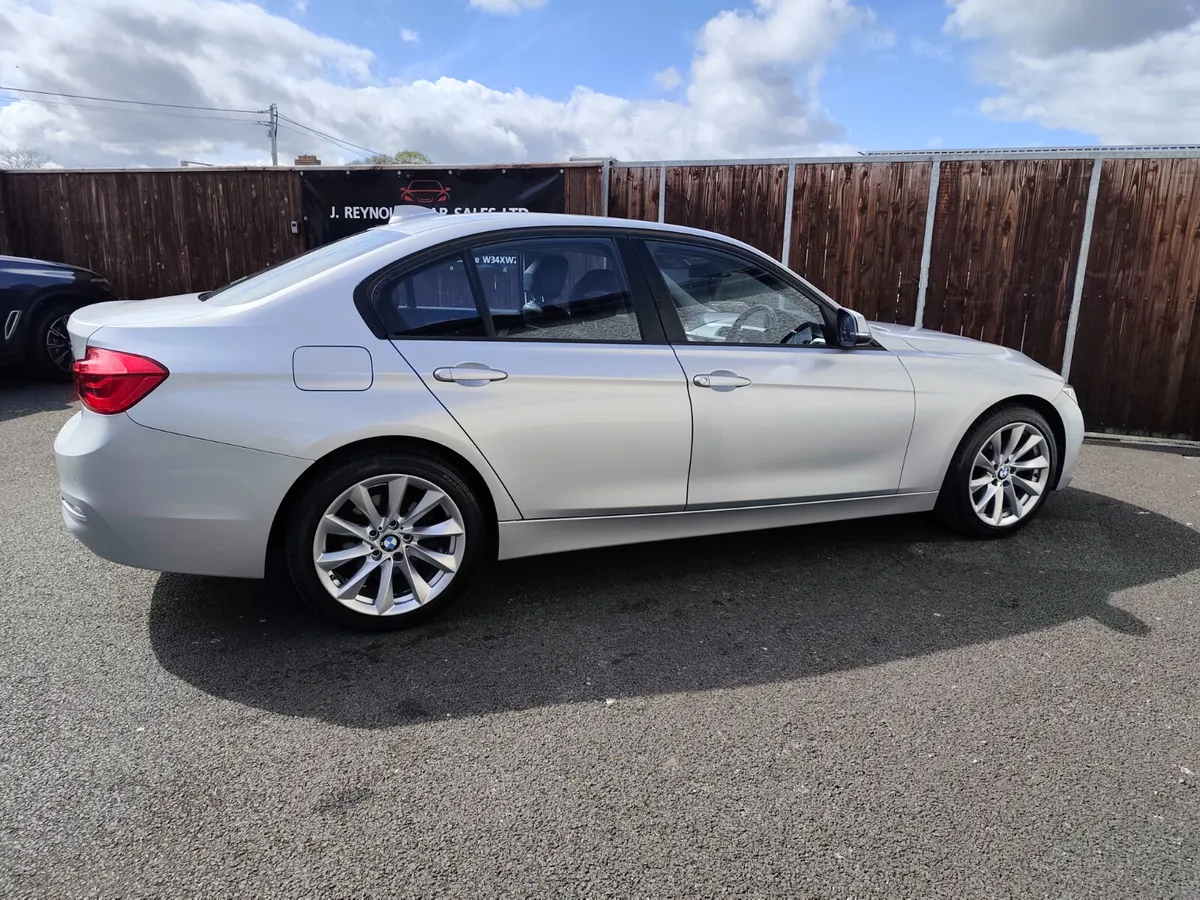 BMW 318d SE low km  2017 - Image 2