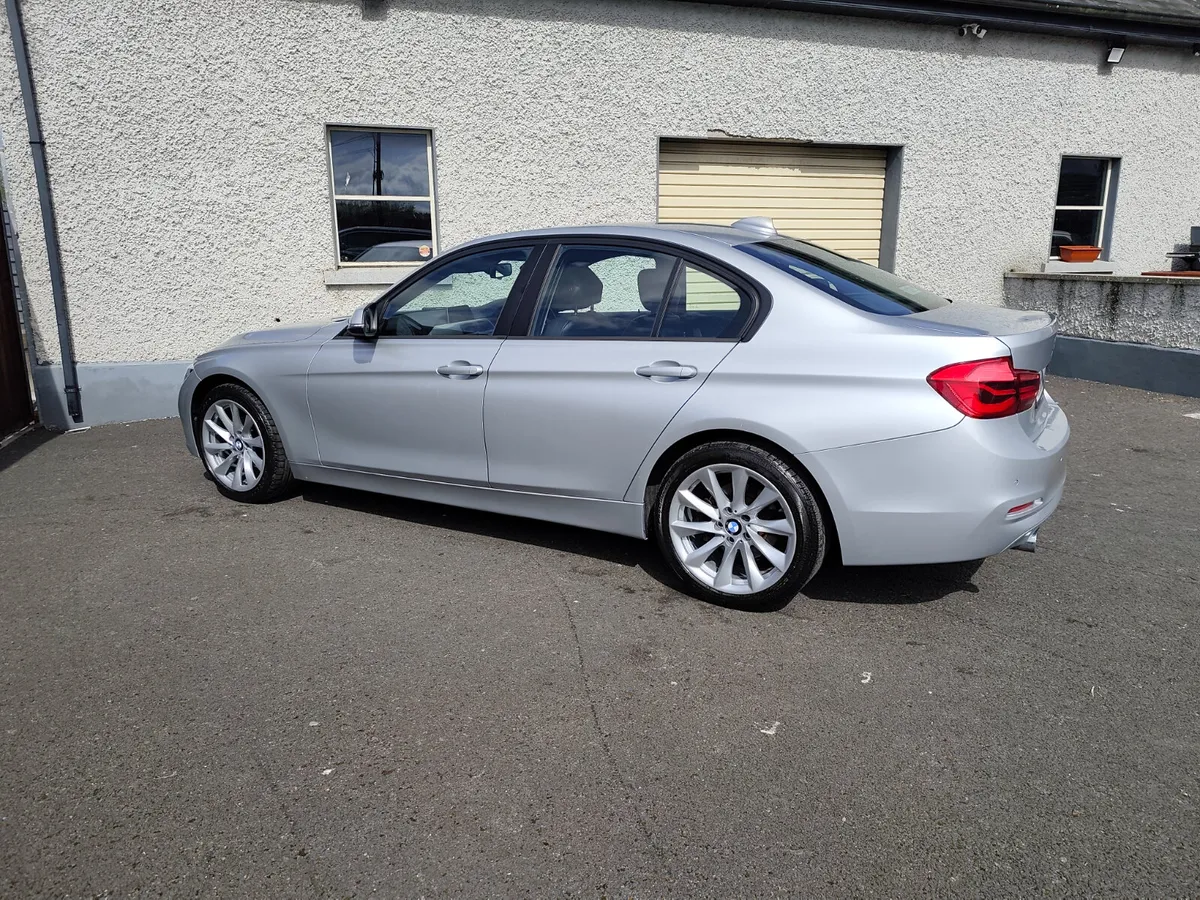 BMW 318d SE low km  2017 - Image 3