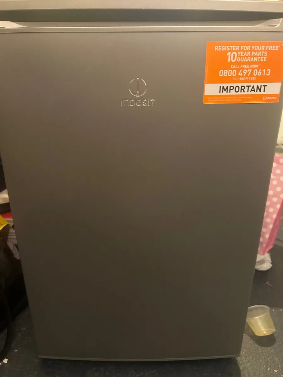 Indesit Undercounter Freezer 102L Capacity