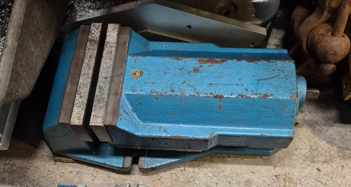 Bison machine vice - Image 1