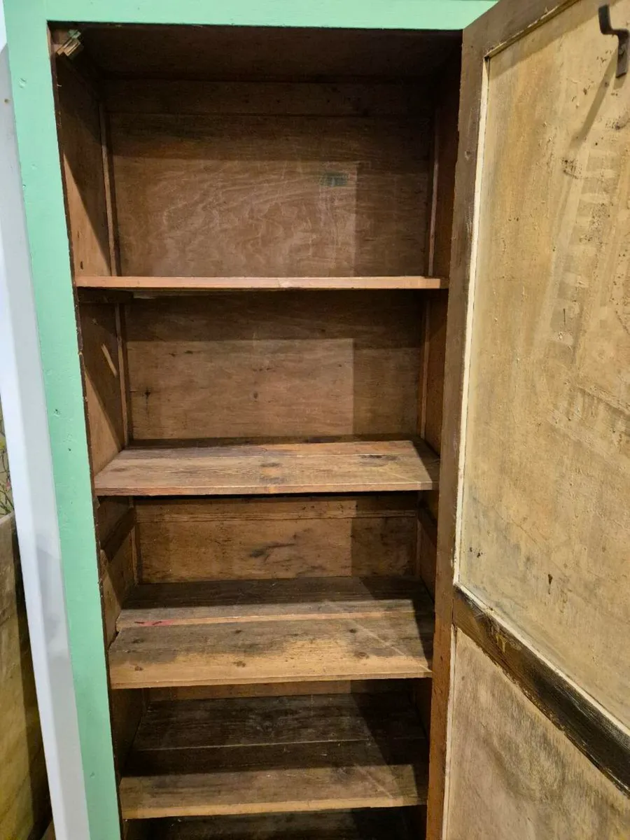 Antique pine housekeepers cupboard - Image 2