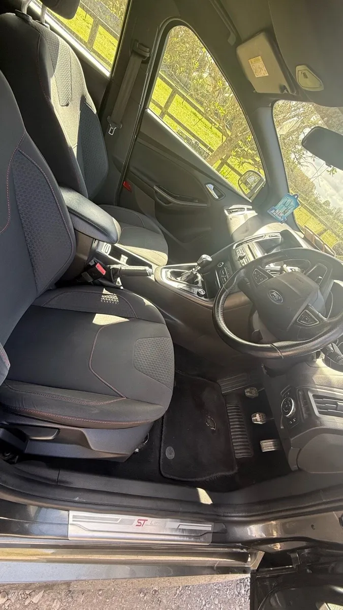 181 Ford Focus ST Line - Image 3