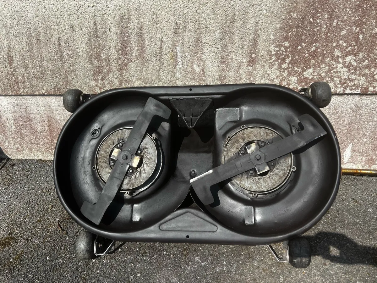 Honda 2417 ride on mower - Image 2
