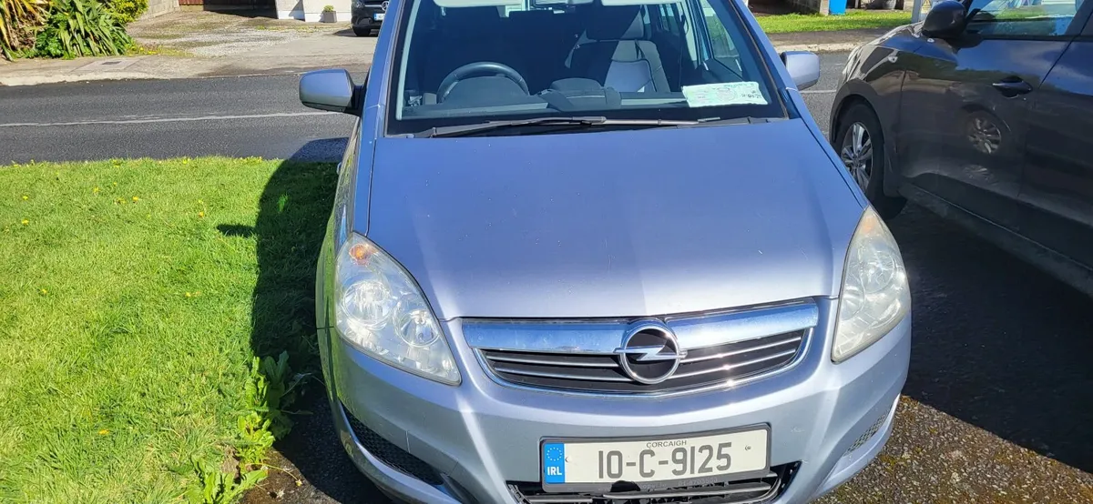 Opel Zafira 2010 - Image 2