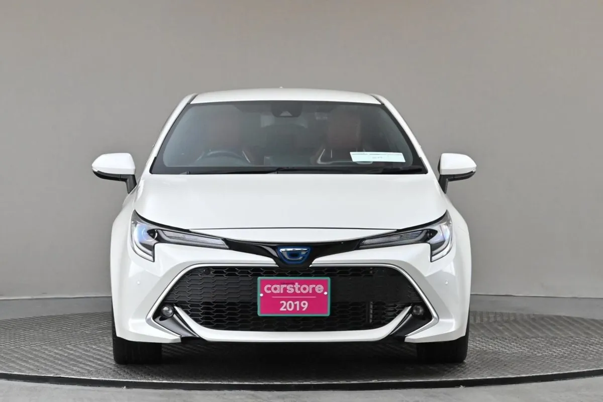 Toyota Corolla 1.8 Hybrid Sport 5DR  2tone Int sp - Image 2