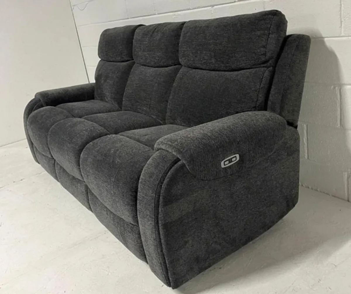 Three piece suite - Image 4