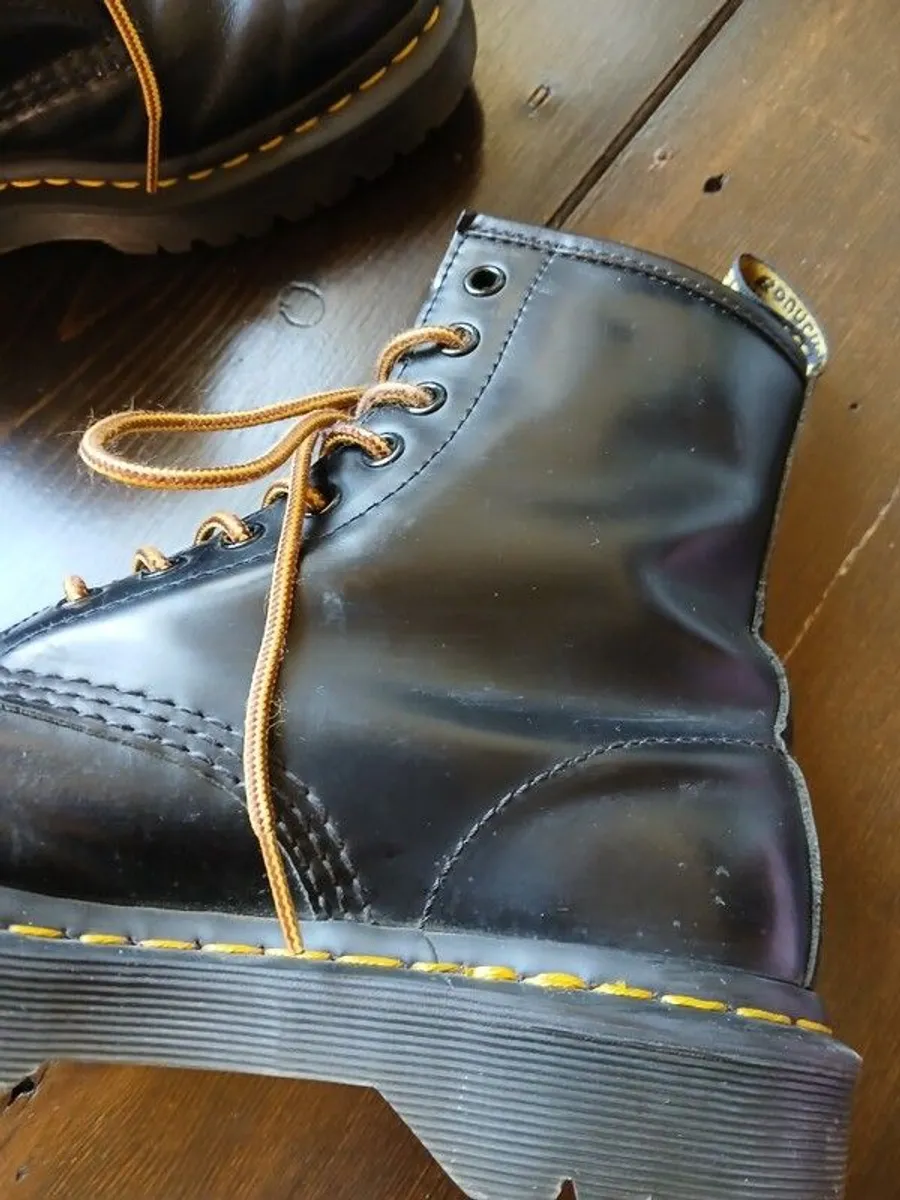 Dr Martin - Image 4