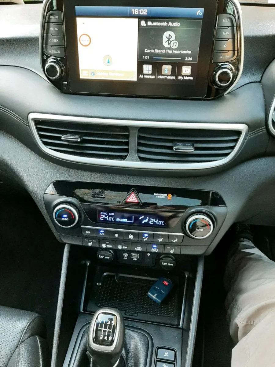Hyundai Tucson Executive with Panoramic Sunroof - Image 3