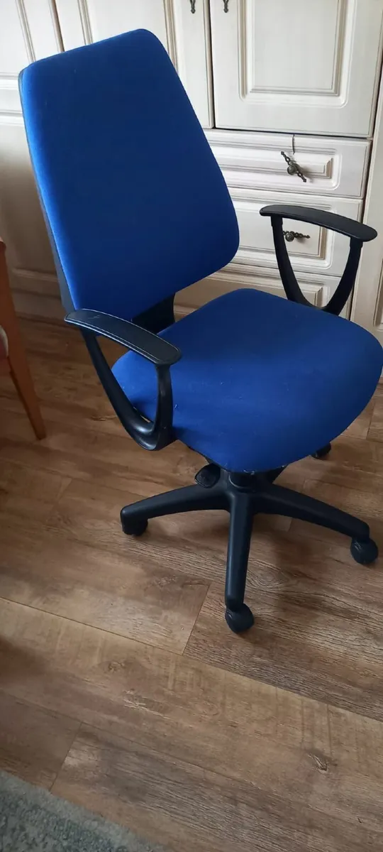 Student Desk and Chair - Image 1