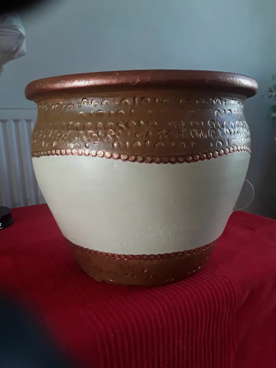 Lovely vintage planter - Image 1