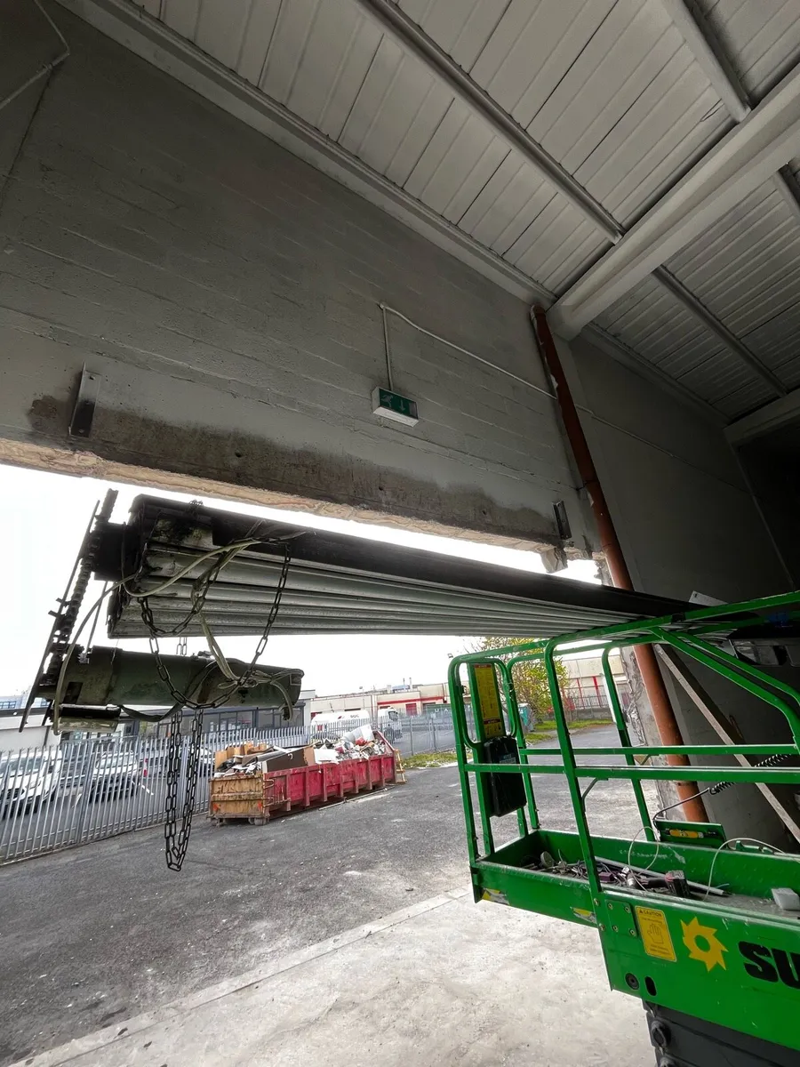 Automatic rolling door - Image 1
