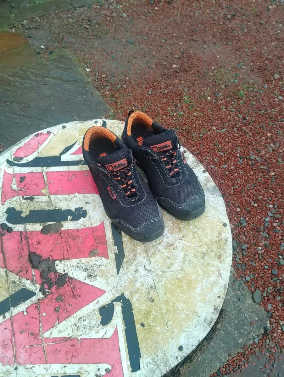 Steel toe cap runners - Image 1