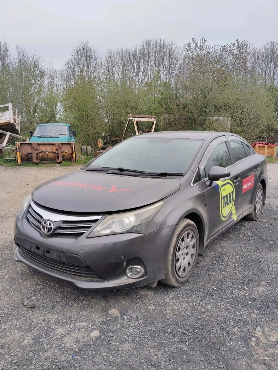 Breaking Toyota avensis 2014 d4d - Image 2