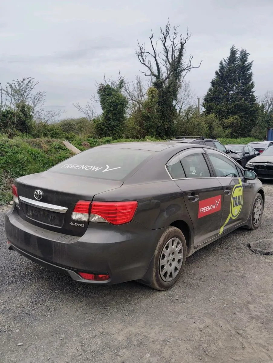 Breaking Toyota avensis 2014 d4d - Image 3