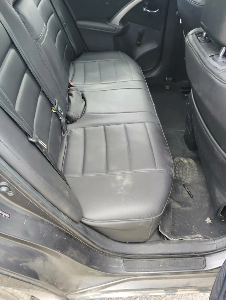 Breaking Toyota avensis 2014 d4d - Image 4