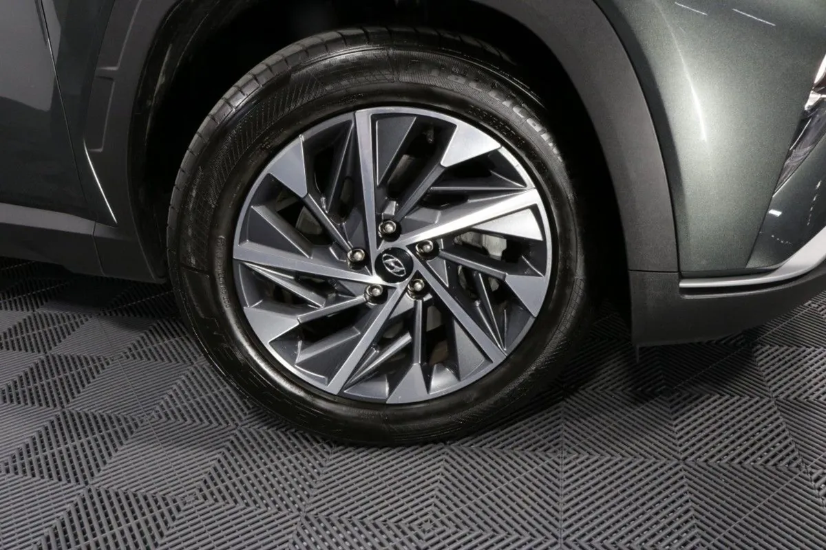Hyundai Tucson Executive 1.6l Diesel SUV - Image 3