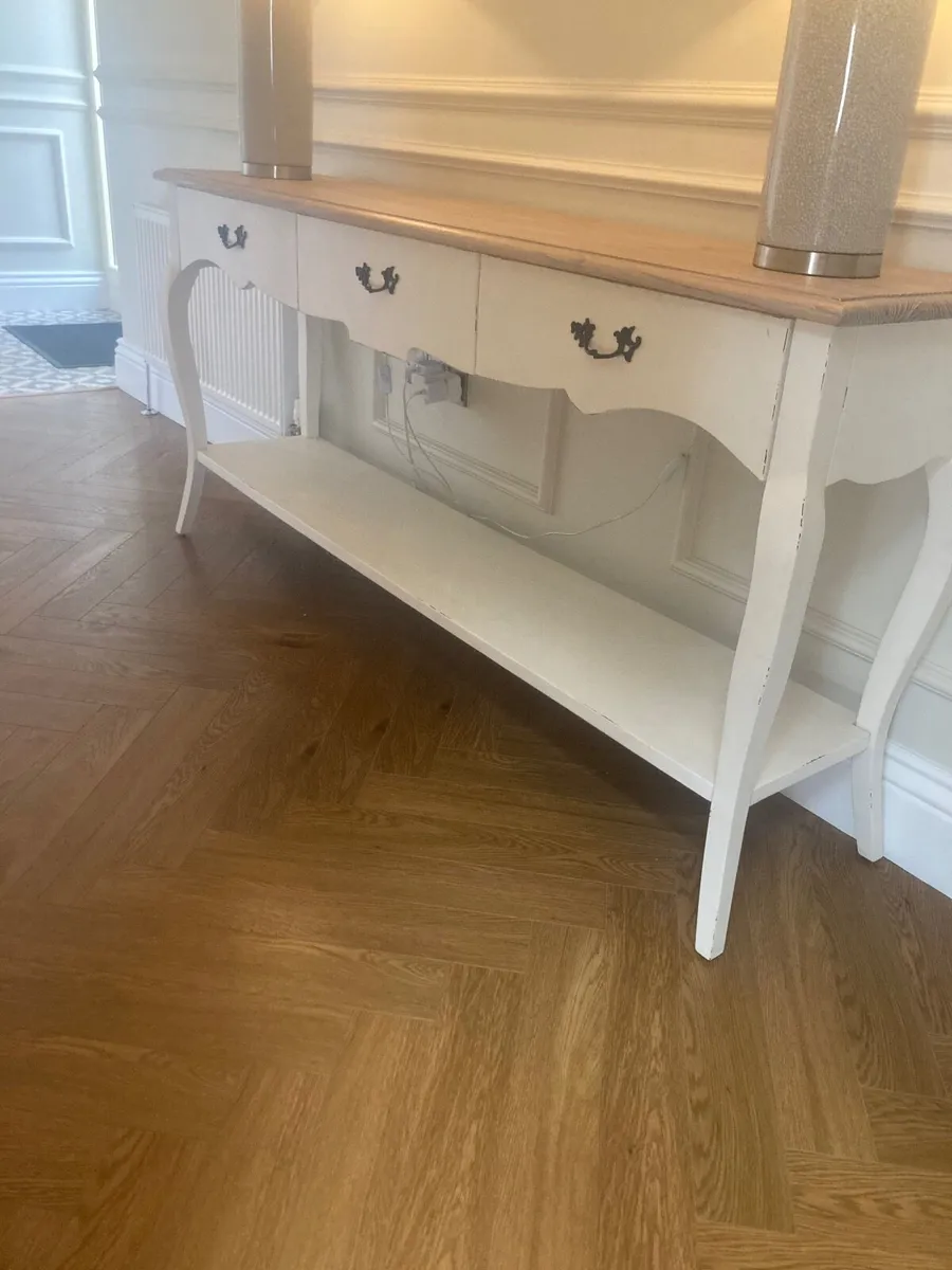 Console table - Image 1