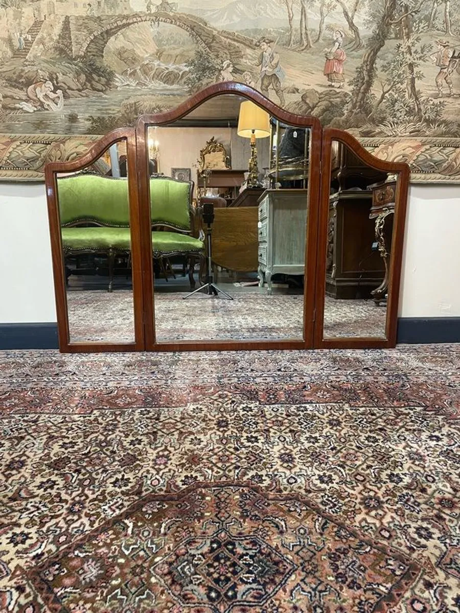 Fruitwood French Carved Tri-Fold Dresser Mirror. - Image 1