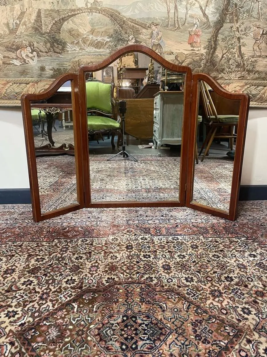 Fruitwood French Carved Tri-Fold Dresser Mirror. - Image 2