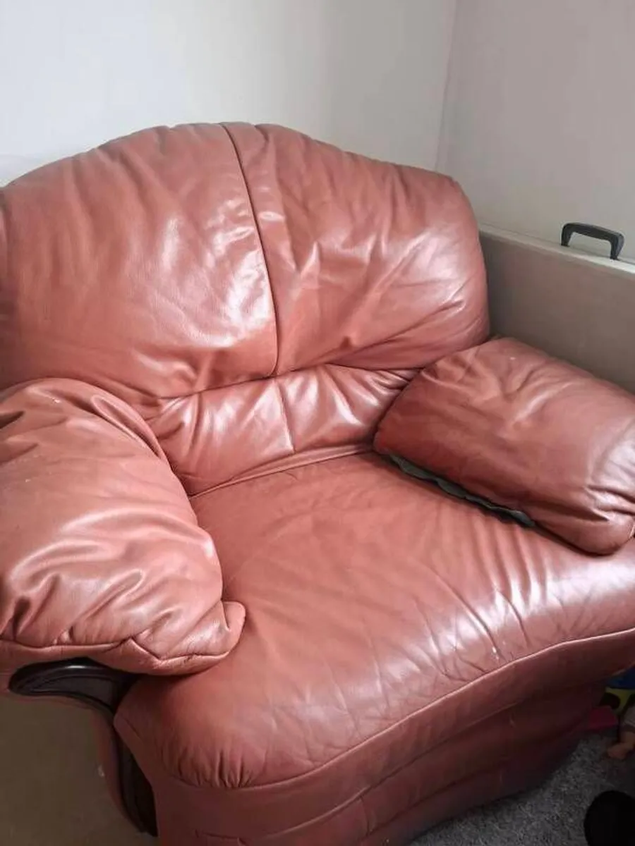 Leather reclining couch and armchair - Image 2