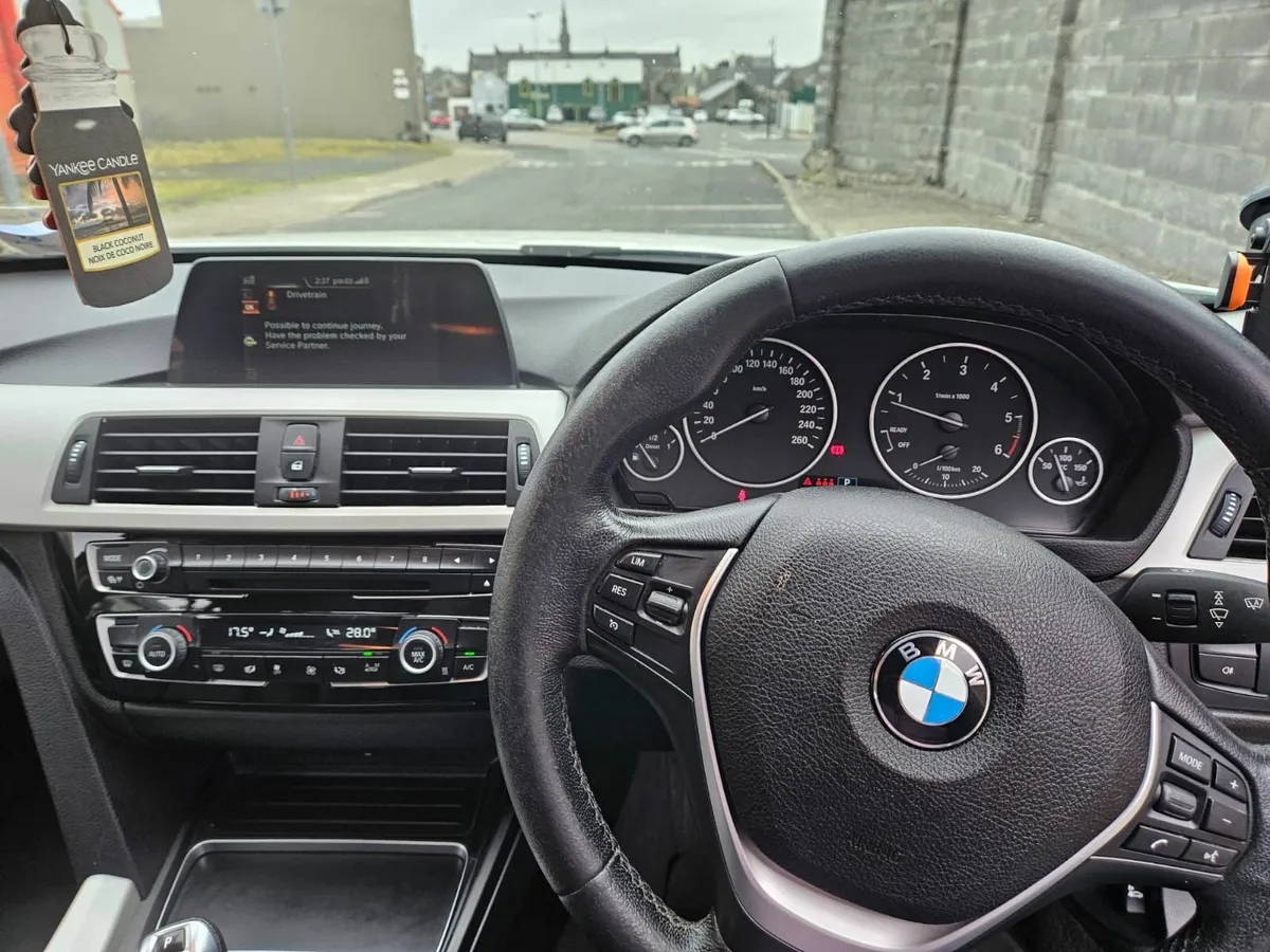 BMW 3-Series 2015 AUTOMATIC  quick sale - Image 4