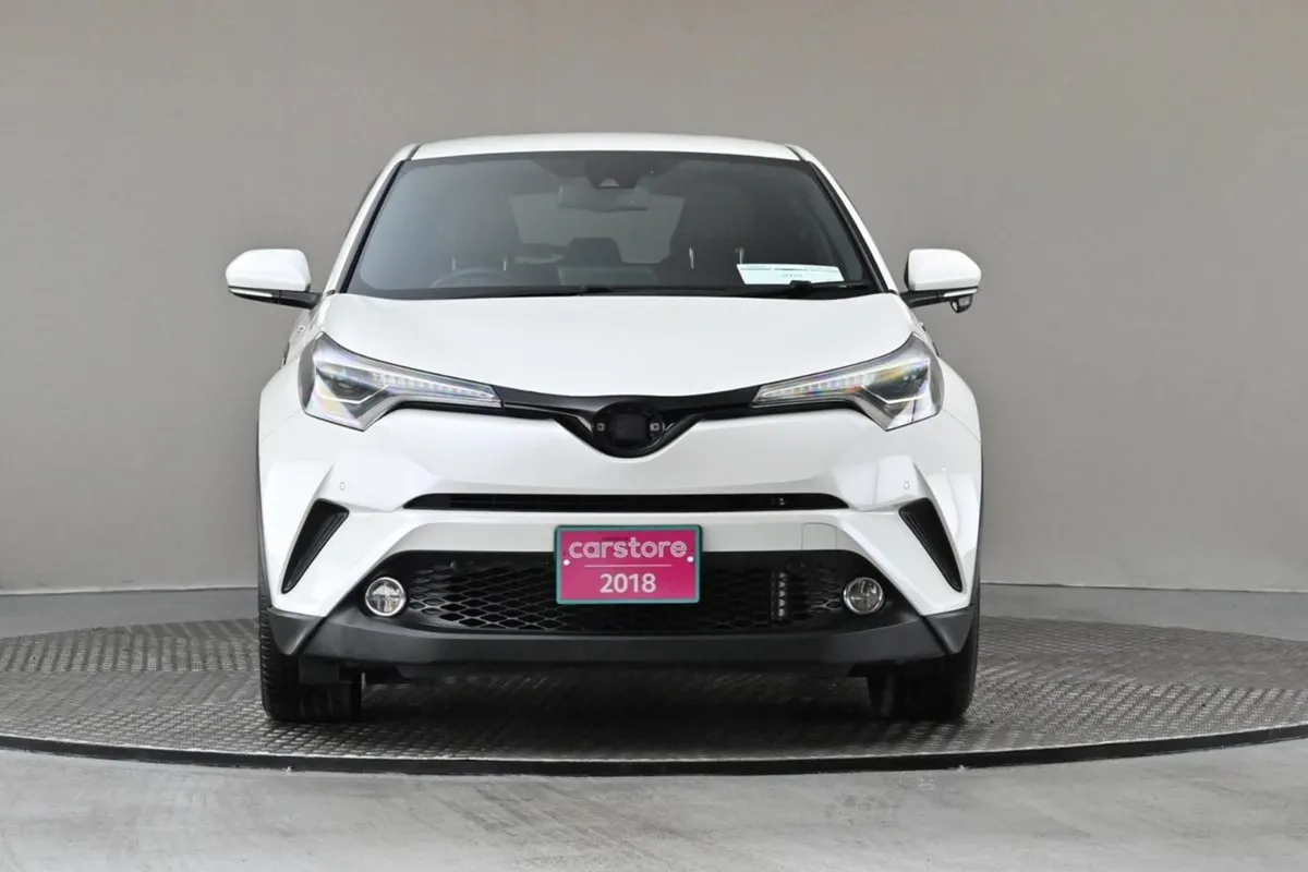 Toyota C-HR 1.8 Hybrid  half Leather reverse Cam - Image 2
